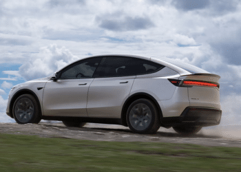 消息称特斯拉Model Y L上市首月交付8200辆 日均超过280辆