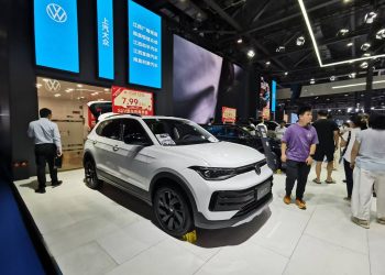 实探「双节」车市：车企降价促销力度收缩，四季度有望实现5%~10% 同比增长