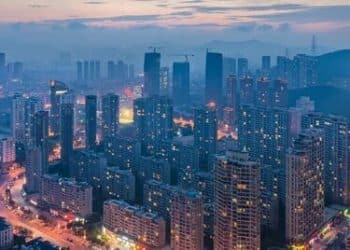 城市24小时 | 东北首个万亿城市，越来越近了