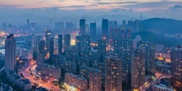 城市24小时 | 东北首个万亿城市,越来越近了