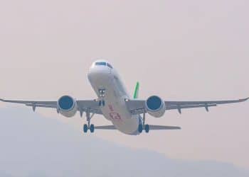 这国官宣：批准使用中国大飞机！该国航司已订购15架C919和15架C909