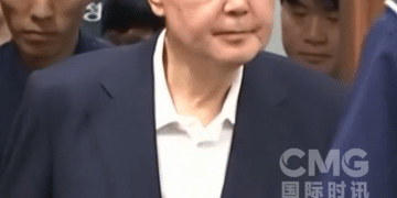 尹锡悦夫妇在牢房里过中秋：尹锡悦有排骨吃，金建希能喝牛肉汤，几乎顿顿都有泡菜