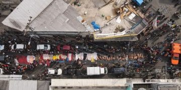 巴西强力「剿匪」!里约热内卢警匪激战,已有120多人死亡,总统卢拉发声,现场画面曝光→