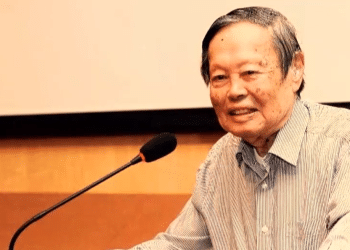 杨振宁的一句话，影响他近20年！「翻烂」《曙光集》，青年学者王志伟讲述：杨先生教会我的那些事