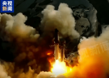 马斯克「星舰」第11次试飞成功，首次「完整活着回来」！累计投入已超50亿美元，马斯克：「星舰」是未来的太空飞机