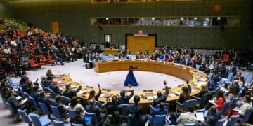 12票赞成，安理会通过决议！中俄投弃权票，中方：这已是中方能体现的最大善意