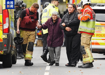 英警方：曼彻斯特持刀袭击为「恐怖主义事件」，已致3人死亡！英国国王发表声明，首相：深感震惊