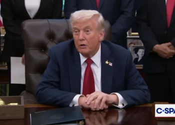 时隔近七年 美国政府再次「关门」！特朗普发声：我们不想这样 但可能带来「很多好处」