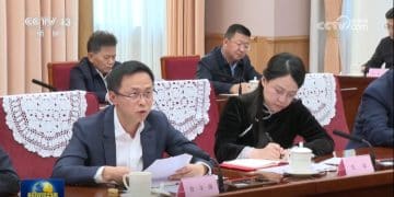 李强主持召开经济形势专家和企业家座谈会 参会发言的8人都有谁？