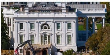 美政府「停摆」  白宫宴会厅建造不停工：面积达8300多平方米 可容纳约1000名宾客 特朗普称已收到3.5亿美元捐款