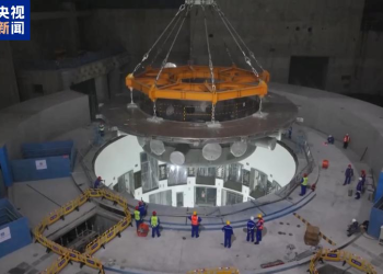 全球首个、关键突破 国庆假期大国重器捷报频传