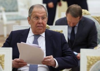 俄美领导人会晤为何被「推迟」？俄外长披露！这国总理：不会给乌哪怕一颗免费子弹！泽连斯基：1200多架无人机袭乌