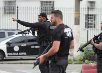 缴获超100件武器、数吨毒品，巴西警方通报：打死117人