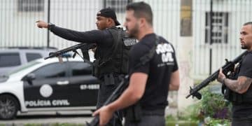 缴获超100件武器、数吨毒品，巴西警方通报：打死117人