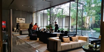 成都楼市「银十」开启：开发商积极推货，有新盘售楼处座无虚席