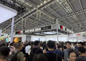 「六小龙」呼啸杭州后，深圳能否捧出半导体「天团」？