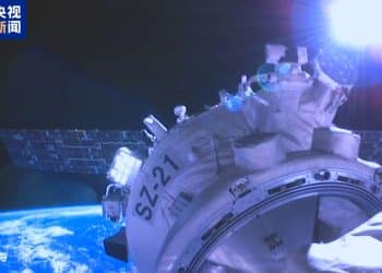 神舟二十一号载人飞船顺利撤离空间站组合体！神舟二十号乘组即将踏上回家之旅，他们这次出差都完成了哪些任务？