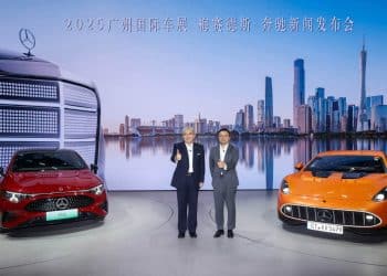 车展速递丨多项新技术明年起投入量产 奔驰张焱：「油电同智」的驾乘体验是豪华标配