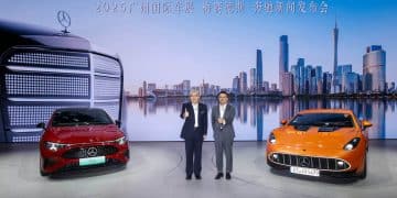 车展速递丨多项新技术明年起投入量产 奔驰张焱：「油电同智」的驾乘体验是豪华标配