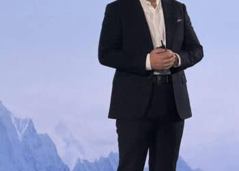 顶配车型售价下调8万元！鸿蒙智行年内最后一款新车上市 余承东预告：全新旗舰MPV即将亮相