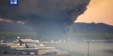 突发！美国一机场发生飞机坠毁事故，多人受伤！事发飞机上有28万加仑燃油，警方已发布紧急避难指令