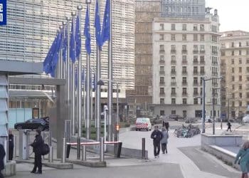 欧盟最新报告，事关乌克兰入盟！俄乌激烈争夺，佩斯科夫称目前未向美方提供最新战场局势图，红军城战事为何持续胶着？