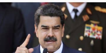 国家主权「不可转让」，委内瑞拉总统：愿与特朗普「面对面」对话，阻止他让南美洲「血流成河」