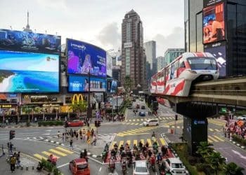 禁止16岁以下青少年使用社交媒体，又一个国家官宣了！