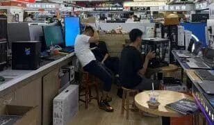 比水贝黄金市场还热闹，深圳华强北有产品翻倍涨价！商户称「每天都在涨，后面可能更贵」，但不敢囤货