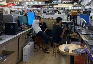 比水贝黄金市场还热闹，深圳华强北有产品翻倍涨价！商户称「每天都在涨，后面可能更贵」，但不敢囤货