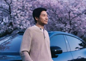 小米，爆了！第三季度净利涨81% 创新高，汽车销量超10万台并首次盈利，雷军发声！手机要涨价？卢伟冰回应