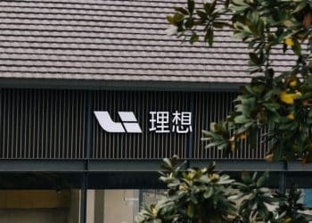 理想汽车，重大调整，CEO李想直管人事！业内：学习华为的一些流程不再适用当下的环境