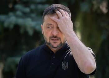 乌议员曝「28点和平计划」全文：美国拿钱，俄罗斯拿地，俄将被邀请重返G8；乌克兰不入北约、禁止纳粹活动！泽连斯基：面临艰难选择