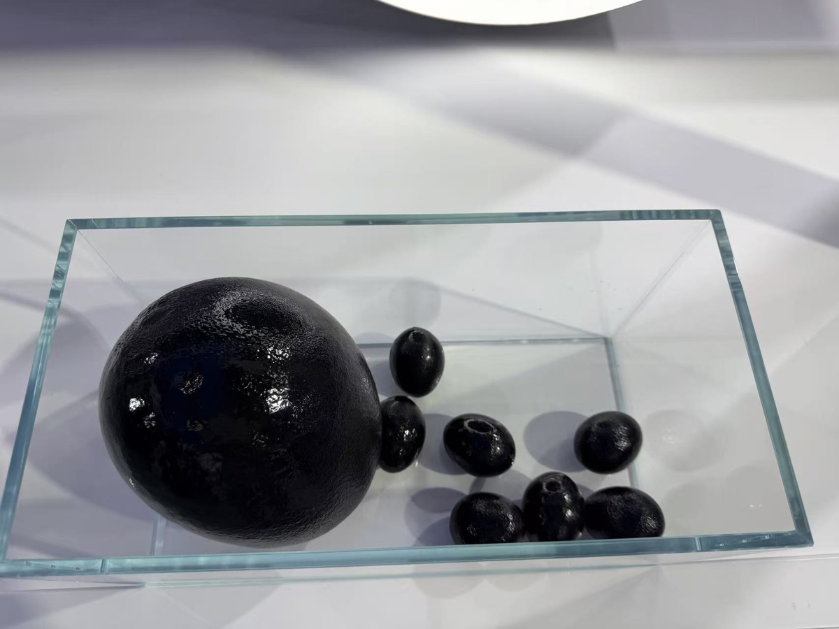 立邦展示雷军同款防弹西瓜。