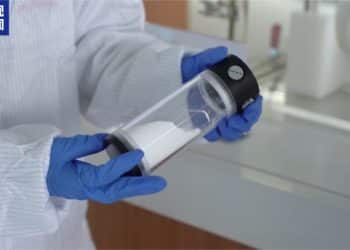 电车续航有望突破1000公里！全固态电池开发有新进展