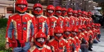 外卖小哥「新装」也要卷了？多个外卖平台回应