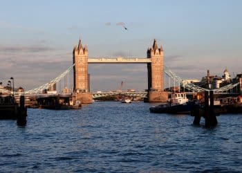 【环球财经】智库称英国政府面临债务危机