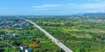 城市24小时 | 这条「短线」高铁，为何「砸锅卖铁也要上」