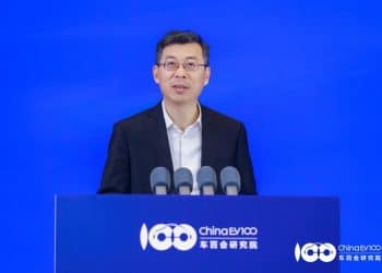 中国已成全球增量零部件核心供应中心 张永伟：未来竞争聚焦动力电池、芯片和软件