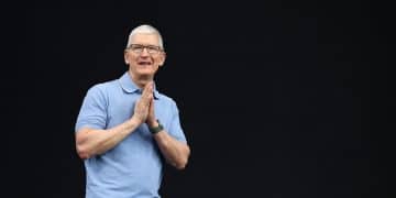 苹果CEO被曝将卸任！继任者或是他，现年50岁，曾介绍「史上最薄iPhone」