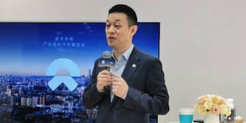 车展季·大咖说丨蔚来李斌：汽车行业竞争已进入「决赛阶段」，我们很幸运留在「决赛圈」