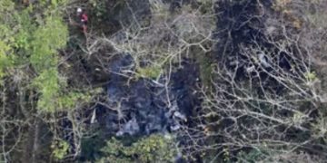 突发！日本一架小飞机坠毁