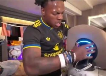 知名主播「甲亢哥」直播暴力对待人形机器人 遭开发公司起诉