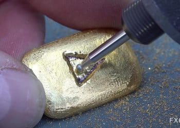 交投清淡：金价小幅上涨，银价稳健走高