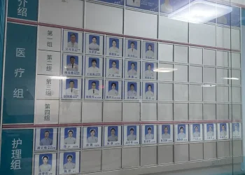 报了名的张水华在医院上班，没跑「家门口的」福州马拉松；护士长：是正常排班，没有特殊照顾也不会针对她；白岩松评张水华事件