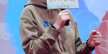 在沙漠中拍「大海」，导演吴双的「西天取经」路