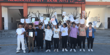 爱心托起希望 助学成就未来——华宝期货五年助学路践行社会责任