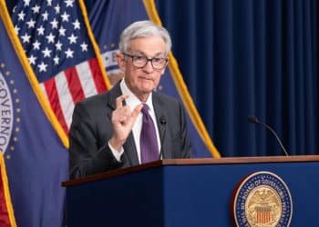 鲍威尔的「最后一降」？美联储内部3票反对创6年最多，2026年利率决议成谜，日本加息恐成更大风险