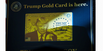 价格大跳水！「特朗普金卡」开卖，从500万美元降至100万美元！特朗普：来自中国、印度和法国的美国顶尖大学毕业生可能会获得金卡