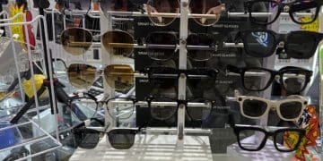 太火爆！华强北大量出售「白牌」百元智能眼镜！记者实探